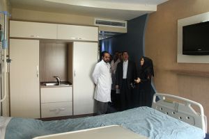 برگزاری مراسم بزرگداشت روز پزشک و کارمند با حضور معاون درمان وزارت بهداشت و درمان آموزش پزشکی در مرکز قلب و عروق شهید رجایی: عکس شماره 12 / 12